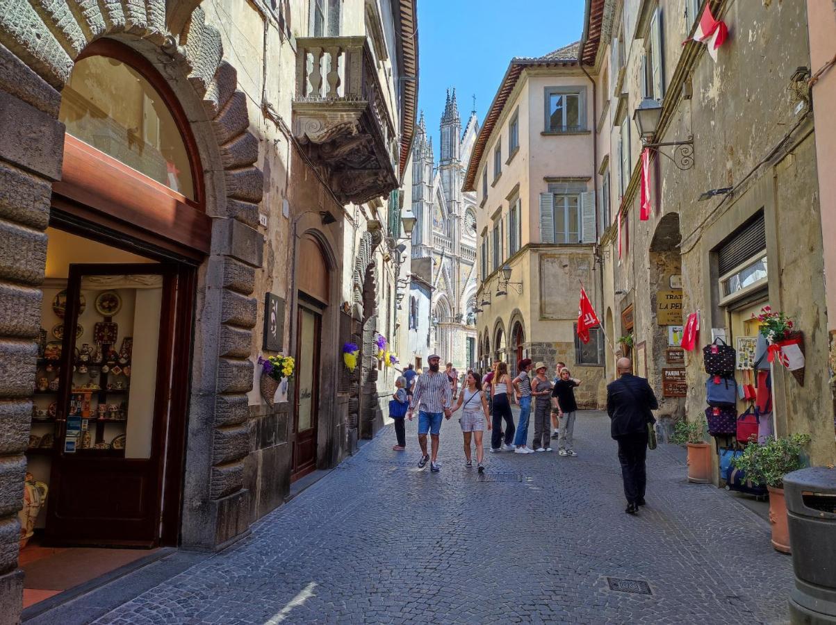 Elegante Loft A Orvieto Centro " Carvajal Rooms" Exteriör bild